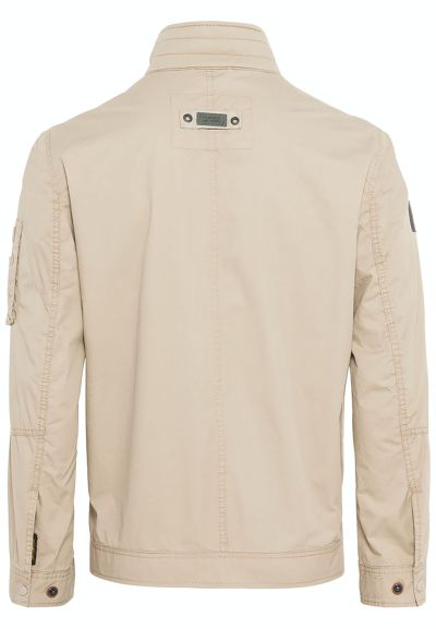 Лятно яке Camel Active