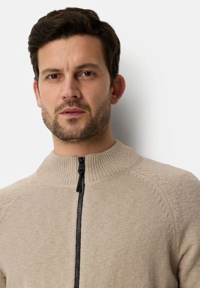 Светла жилетка с цип Camel Active