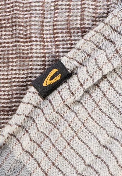 Кариран шал Camel Active в кафява гама