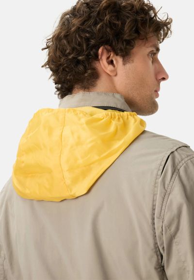 Леко яке Camel Active с множество джобове