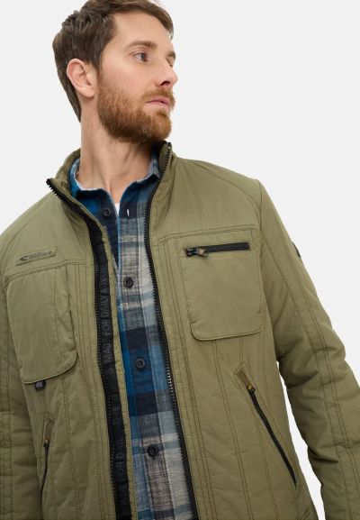 Леко яке с джобове Camel Active