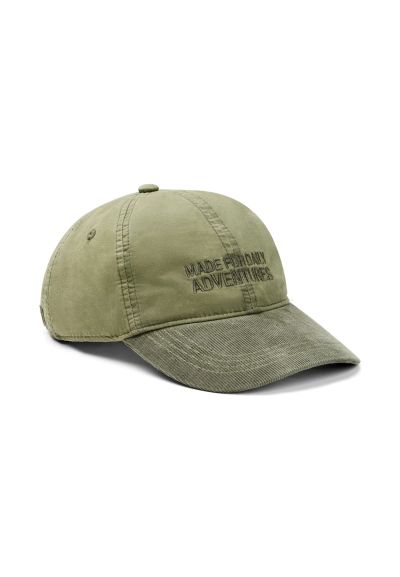 Подлатена бейзболна шапка Camel Active